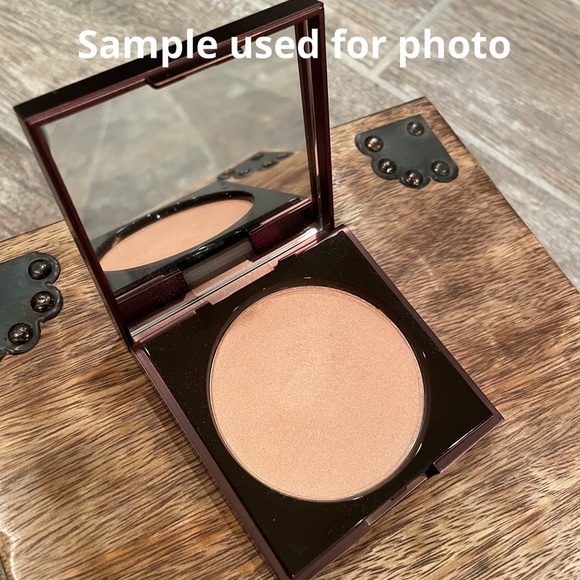Peachy Bronze Flesh Highlighting Powder ✨ 🍑 in Lift NWT - Picture 2 of 2